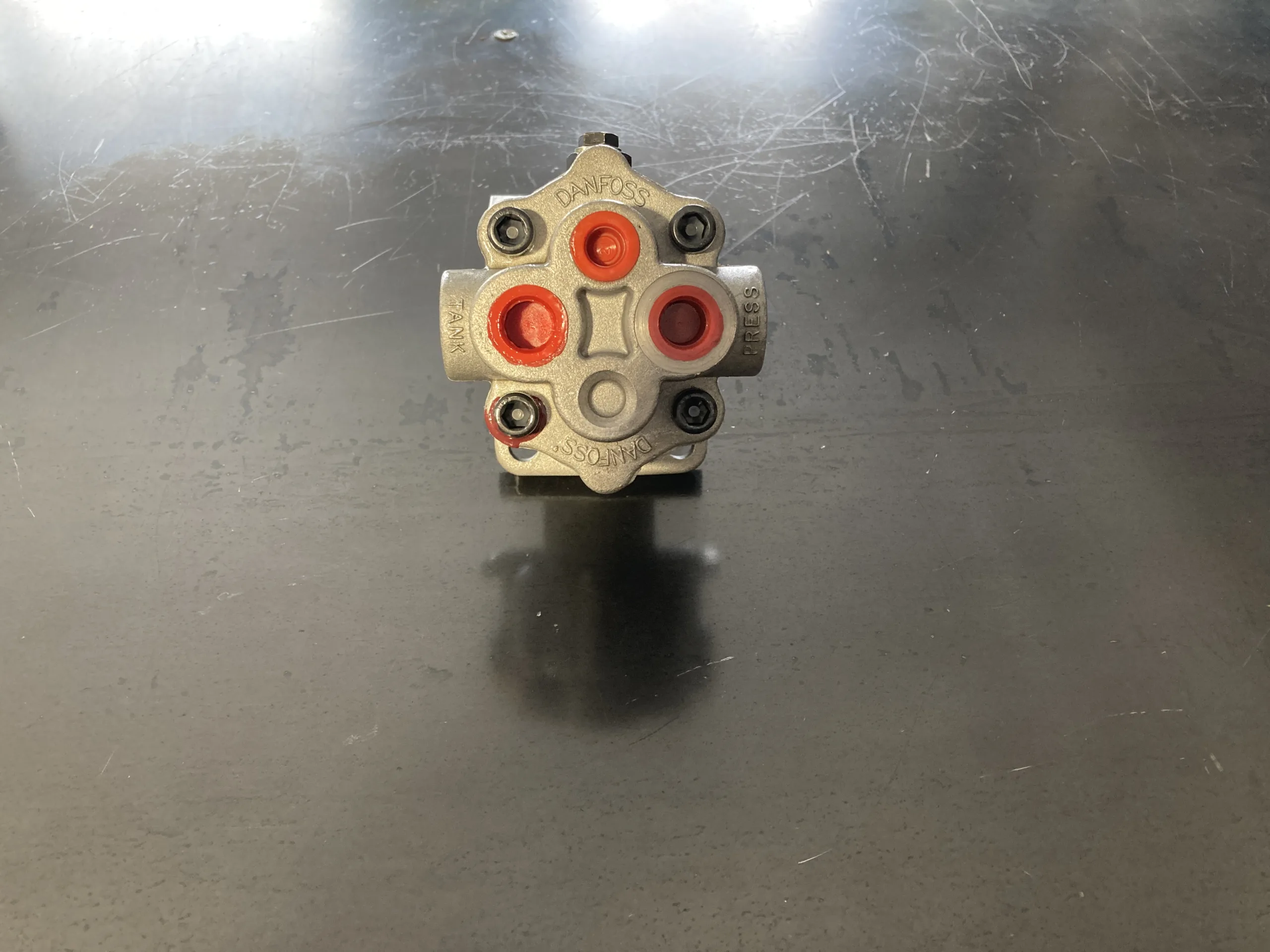 Winch Pump with Relief Valve - Image 4