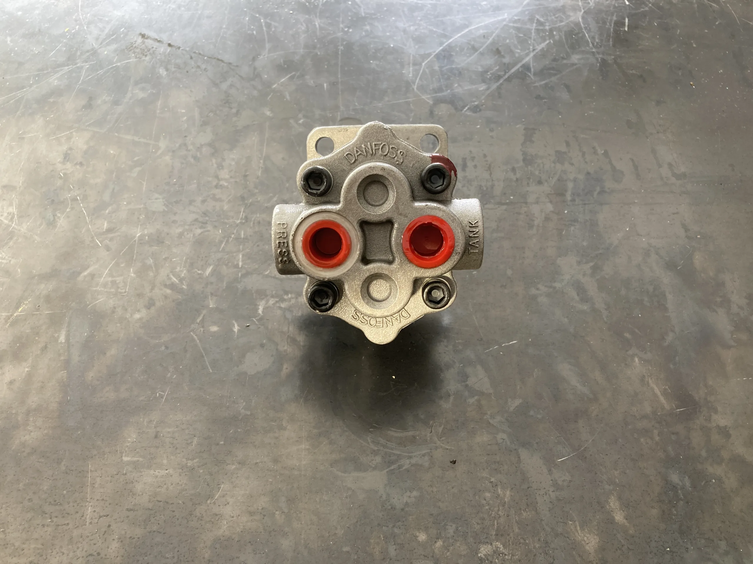 Winch Pump - w/o Relief Valve - Image 3